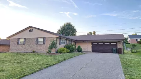 5325 Bromwick Dr, Trotwood, OH 45426