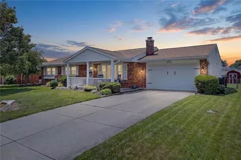 313 E Arlington Dr, Trenton, OH 45067