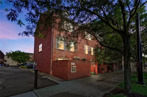 207 N Patterson Blvd, Dayton, OH 45402