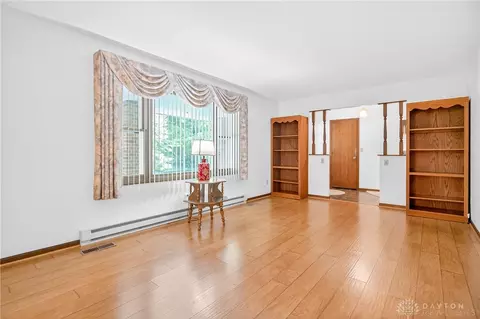 Living - 18333 Herring Rd, Sidney, OH 45365 photo 4 of 9