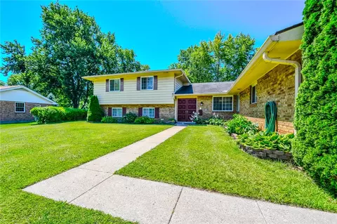 2104 Crab Tree Dr, Dayton, OH 45431