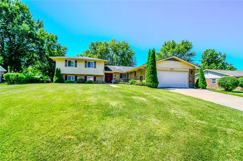 2104 Crab Tree Dr, Dayton, OH 45431