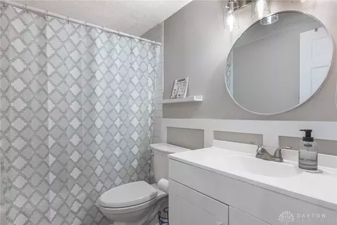 Bath - 2608 West Ave, Kettering, OH 45419 photo 1 of 1