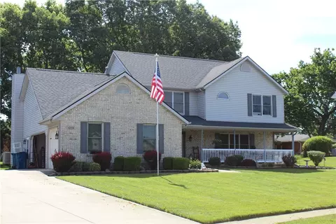 1070 Winston Ln, Tipp City, OH 45371