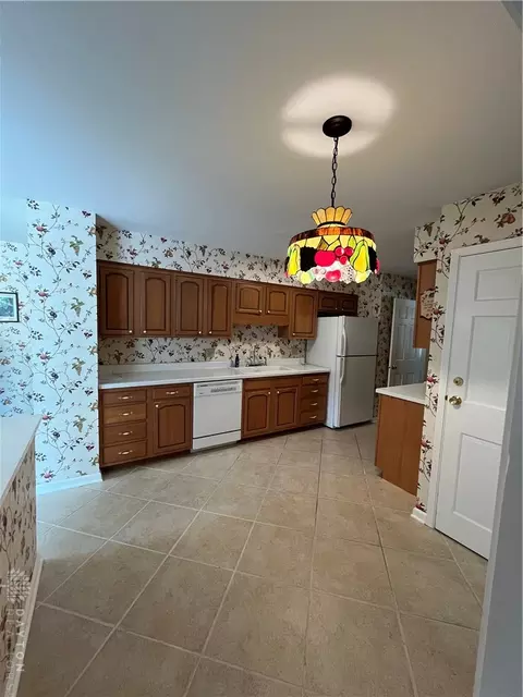 Kitchen - 2636 Rebecca Dr, Springfield, OH 45503 photo 1 of 4