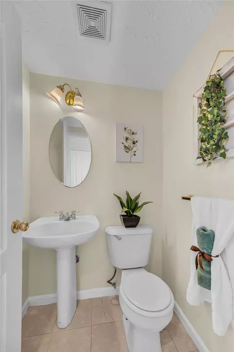 Bath - 2125 Deer Meadow Dr, Cincinnati, OH 45240 photo 1 of 11