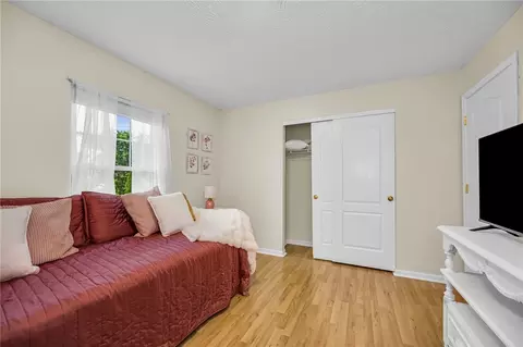 Bedroom - 2125 Deer Meadow Dr, Cincinnati, OH 45240 photo 5 of 6