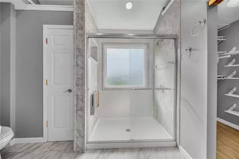 Bath - 2125 Deer Meadow Dr, Cincinnati, OH 45240 photo 6 of 11