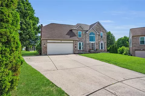 Exterior - 2125 Deer Meadow Dr, Cincinnati, OH 45240 photo 2 of 7