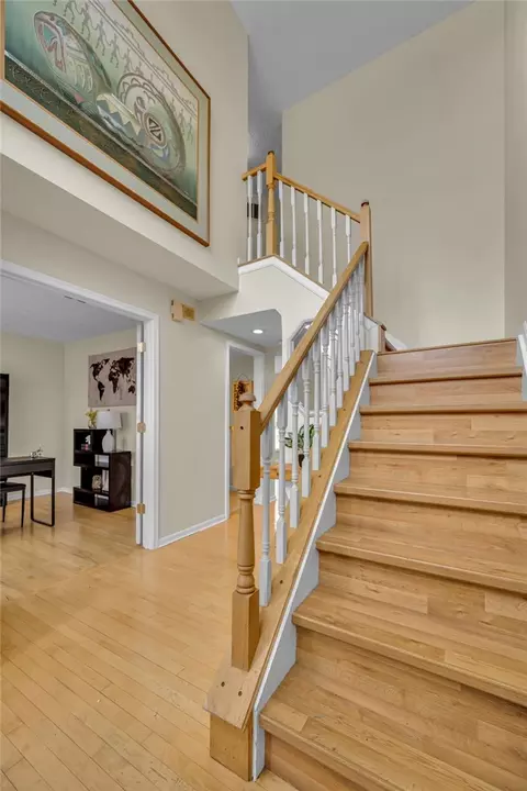 Entry Way - 2125 Deer Meadow Dr, Cincinnati, OH 45240 photo 7 of 9