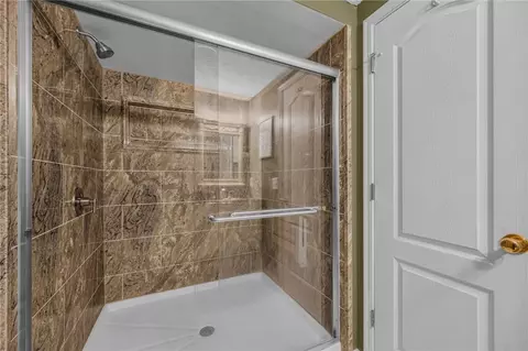 Bath - 2125 Deer Meadow Dr, Cincinnati, OH 45240 photo 11 of 11
