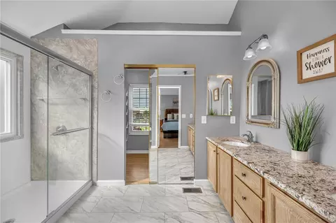 Bath - 2125 Deer Meadow Dr, Cincinnati, OH 45240 photo 3 of 11