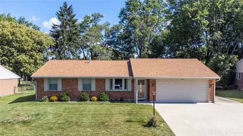 4981 Scothills Dr, Englewood, OH 45322