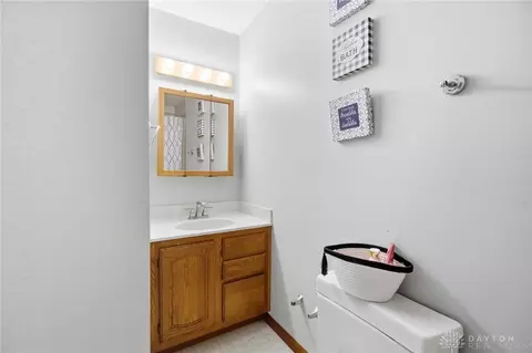 Bath - 2812 Conestoga St, Springfield, OH 45503 photo 3 of 5