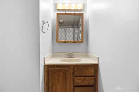 Bath - 2812 Conestoga St, Springfield, OH 45503 photo 4 of 5