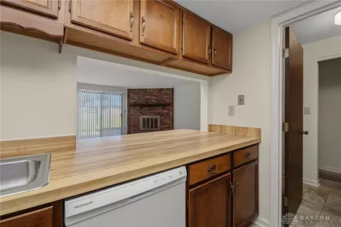 1313-1315 Rosehaven Cir, Kettering, OH 45429 photo 14