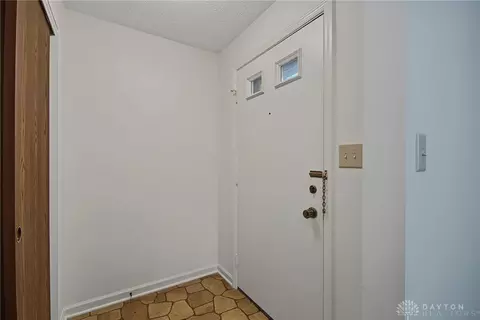 1313-1315 Rosehaven Cir, Kettering, OH 45429 photo 6