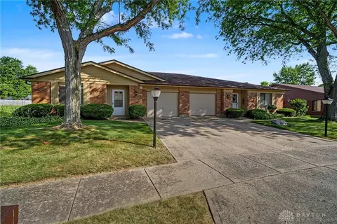 1313-1315 Rosehaven Cir, Kettering, OH 45429 photo 2