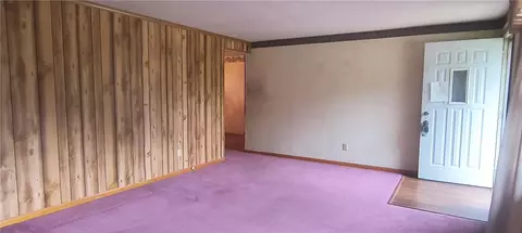 Living - 4709 Chippendale Dr, Springfield, OH 45503 photo 2 of 6
