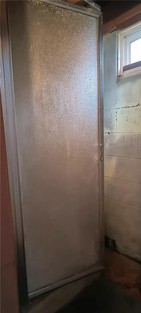 Bath - 4709 Chippendale Dr, Springfield, OH 45503 photo 6 of 6