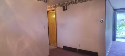 Entry Way - 4709 Chippendale Dr, Springfield, OH 45503 photo 3 of 5