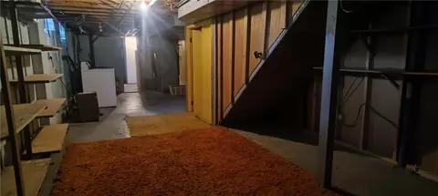 Entry Way - 4709 Chippendale Dr, Springfield, OH 45503 photo 5 of 5