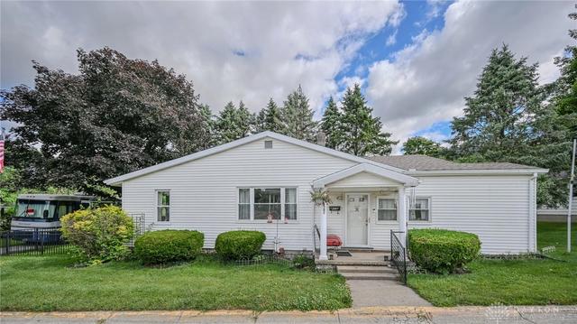 1302 N Yellow Springs St, Springfield, OH 45504