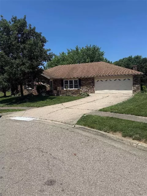 721 Rockridge Cir, Vandalia, OH 45377