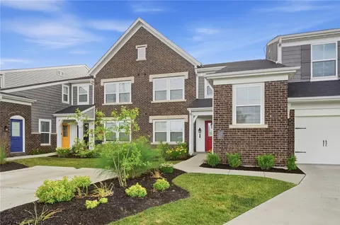 5255 Hazeltine Ln, Lebanon, OH 45036