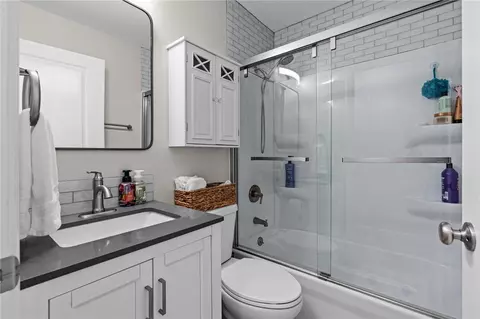 Bath - 3833 Ruby Dr, Franklin, OH 45005 photo 1 of 2