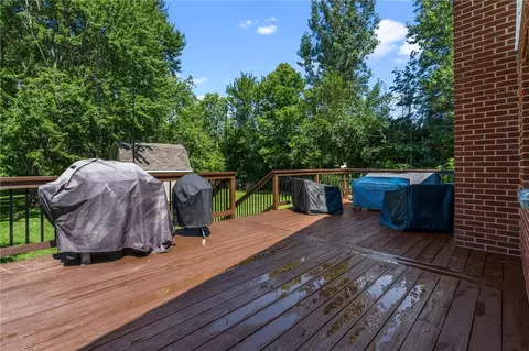 Exterior - 3833 Ruby Dr, Franklin, OH 45005 photo 8 of 12