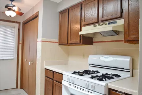 4430 E Ridgewood Rd, Springfield, OH 45503 photo 8