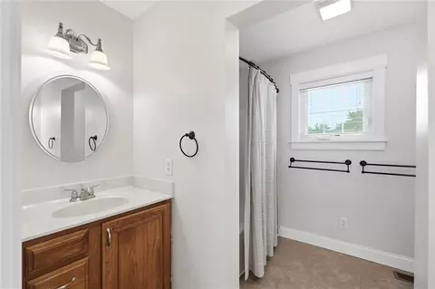 Bath - 2425 Delta Ave, Kettering, OH 45419 photo 3 of 4