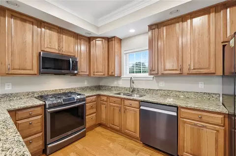 Kitchen - 2425 Delta Ave, Kettering, OH 45419 photo 2 of 4