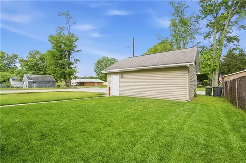 Exterior - 2425 Delta Ave, Kettering, OH 45419 photo 8 of 10