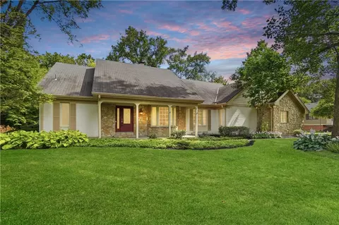 947 Brittany Hills Dr, Washington Township, OH 45459