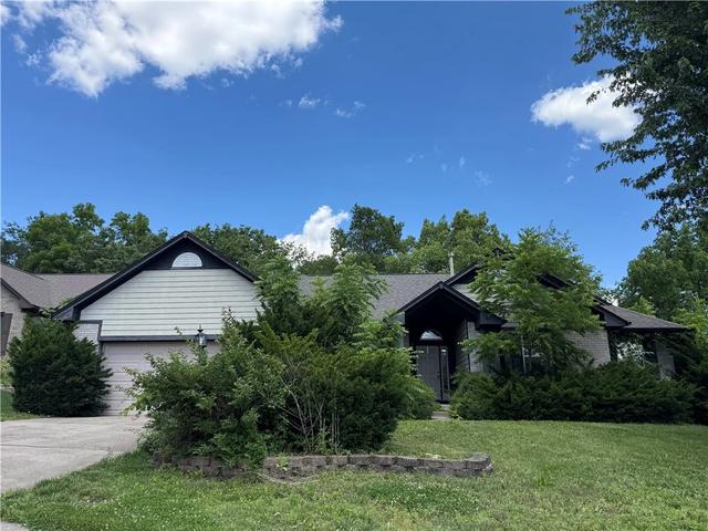 2450 Quail Run Dr, Fairborn, OH 45324