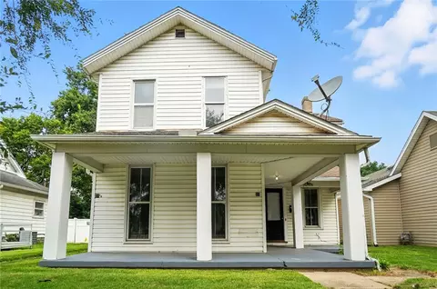21 W Main St, West Carrollton, OH 45449