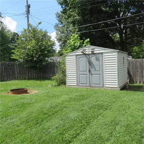 Exterior - 116 Edgewood St, Sidney, OH 45365 photo 4 of 5