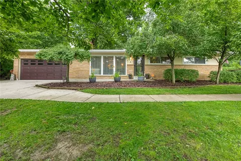 5476 Waterloo Rd, Washington Township, OH 45459