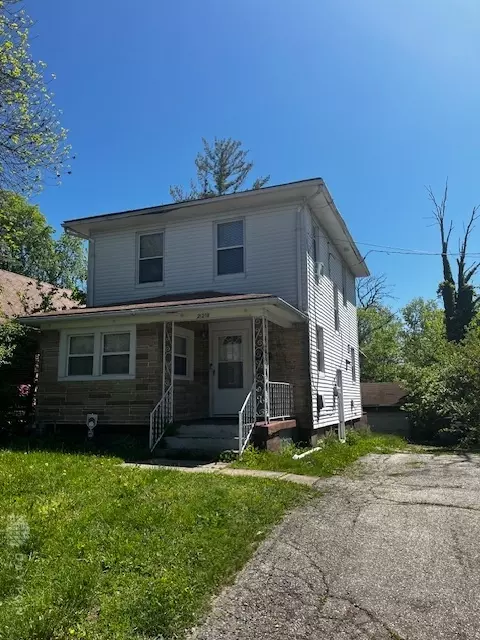 2218 Rugby Rd, Dayton, OH 45406