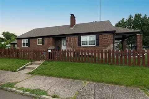 6 Brighton St, Dayton, OH 45404