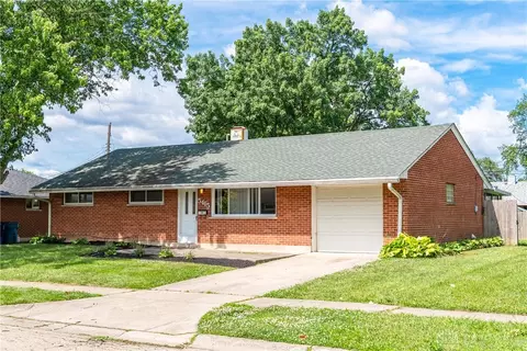 5415 Mangold Dr, Huber Heights, OH 45424