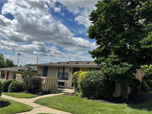 9552 Olde Woods Dr, Hamilton, OH 45011