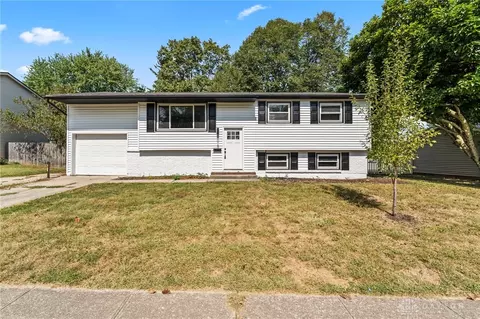 1015 Van Arden Dr, Vandalia, OH 45377