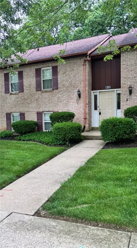 1342 Black Forest Dr #B, West Carrollton, OH 45449