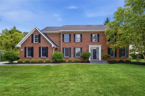 654 Beechwood Dr, Tipp City, OH 45371