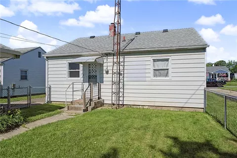 Exterior - 662 Reading Dr, Springfield, OH 45505 photo 7 of 10