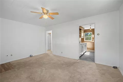 Living - 662 Reading Dr, Springfield, OH 45505 photo 4 of 4