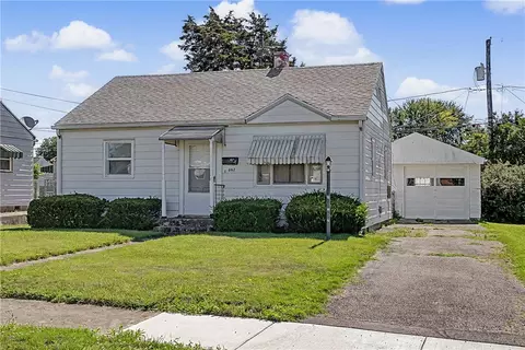Exterior - 662 Reading Dr, Springfield, OH 45505 photo 2 of 10